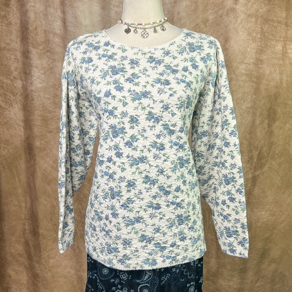 Vintage Floral Sweater 90s White Blue Textured Knit Cottagecore Grandma Garden